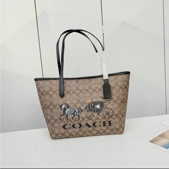 Coach City Tote In Signature Canvas With Halloween - Picture 1 of 8